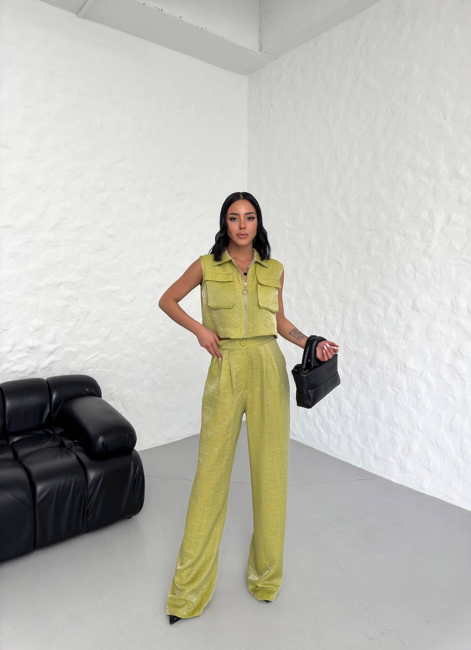 Elegant 2-Piece Women's Set – Sleeveless Zip Top & Wide-Leg Pants | Lightweight & Stylish - TK00084