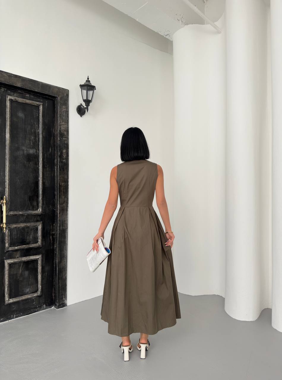 Sleeveless A-Line Midi Dress with Front Zipper
